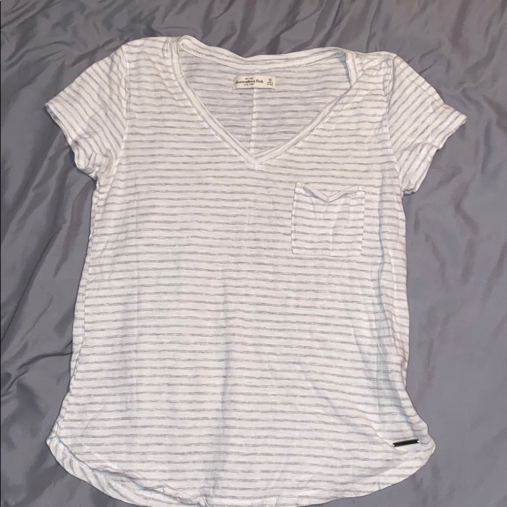 White tee shirt